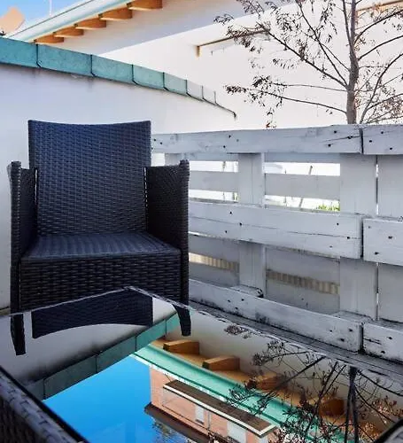 Airport 8 Min A/c - Netflix- Free Parking Appartement *